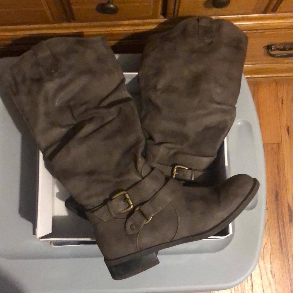 White mountain boots
